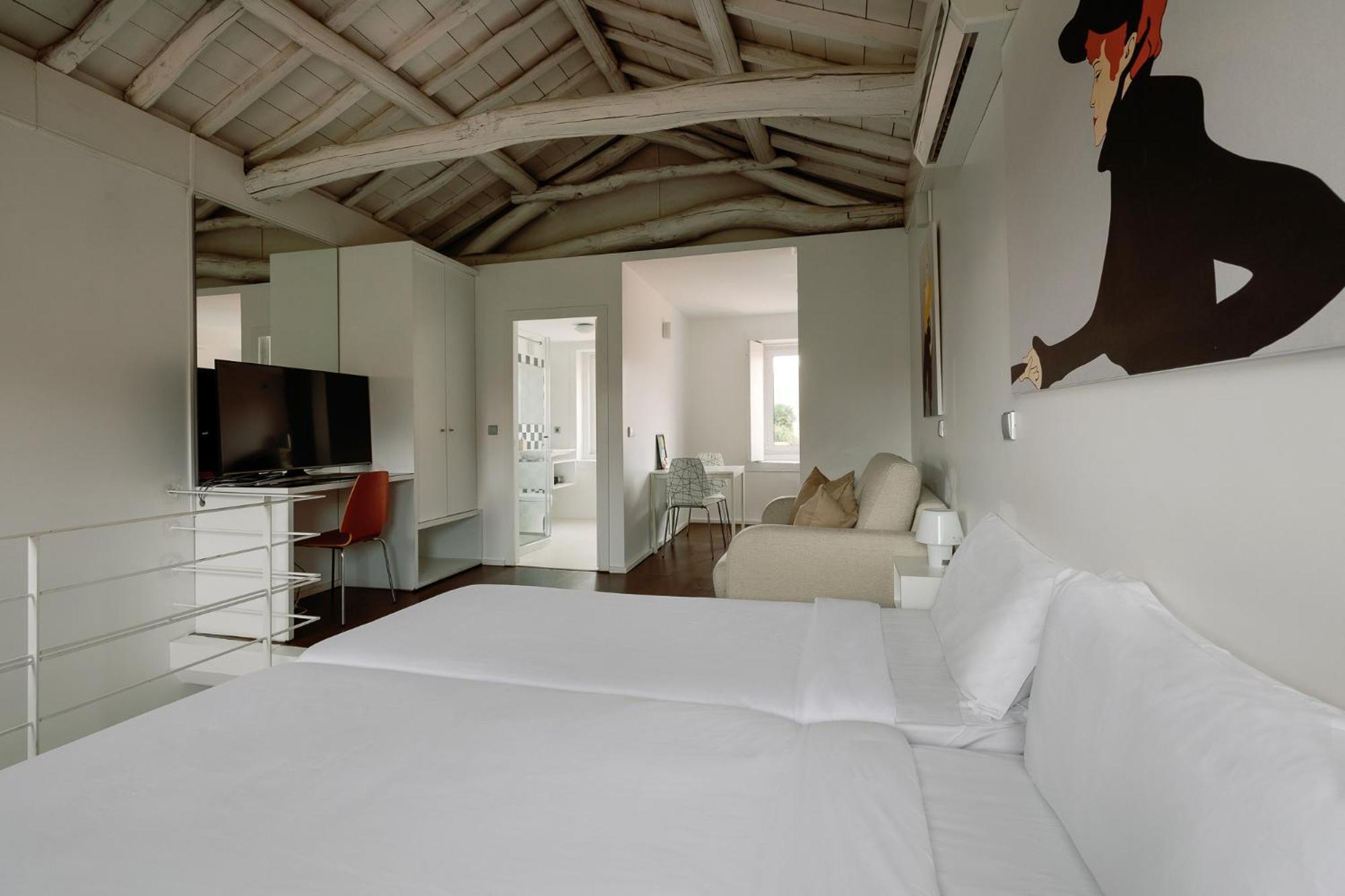 Fine Arts Studios By Olala Homes Porto Bagian luar foto