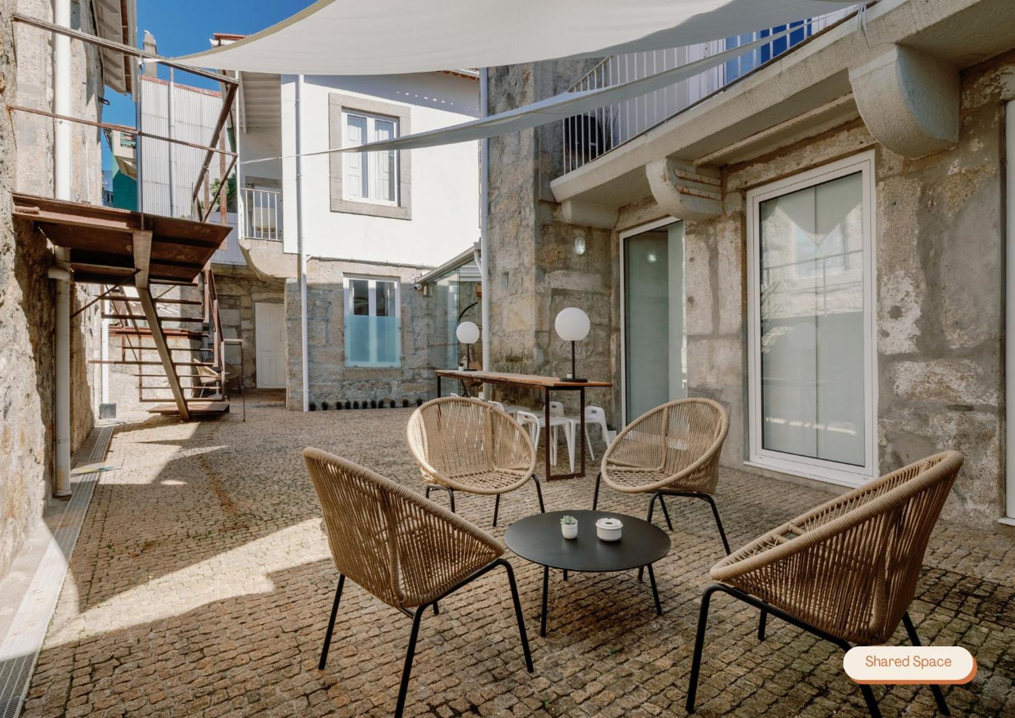 Fine Arts Studios By Olala Homes Porto Bagian luar foto