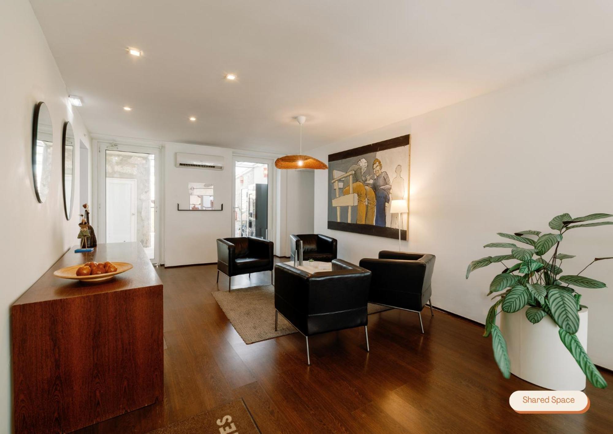 Fine Arts Studios By Olala Homes Porto Bagian luar foto