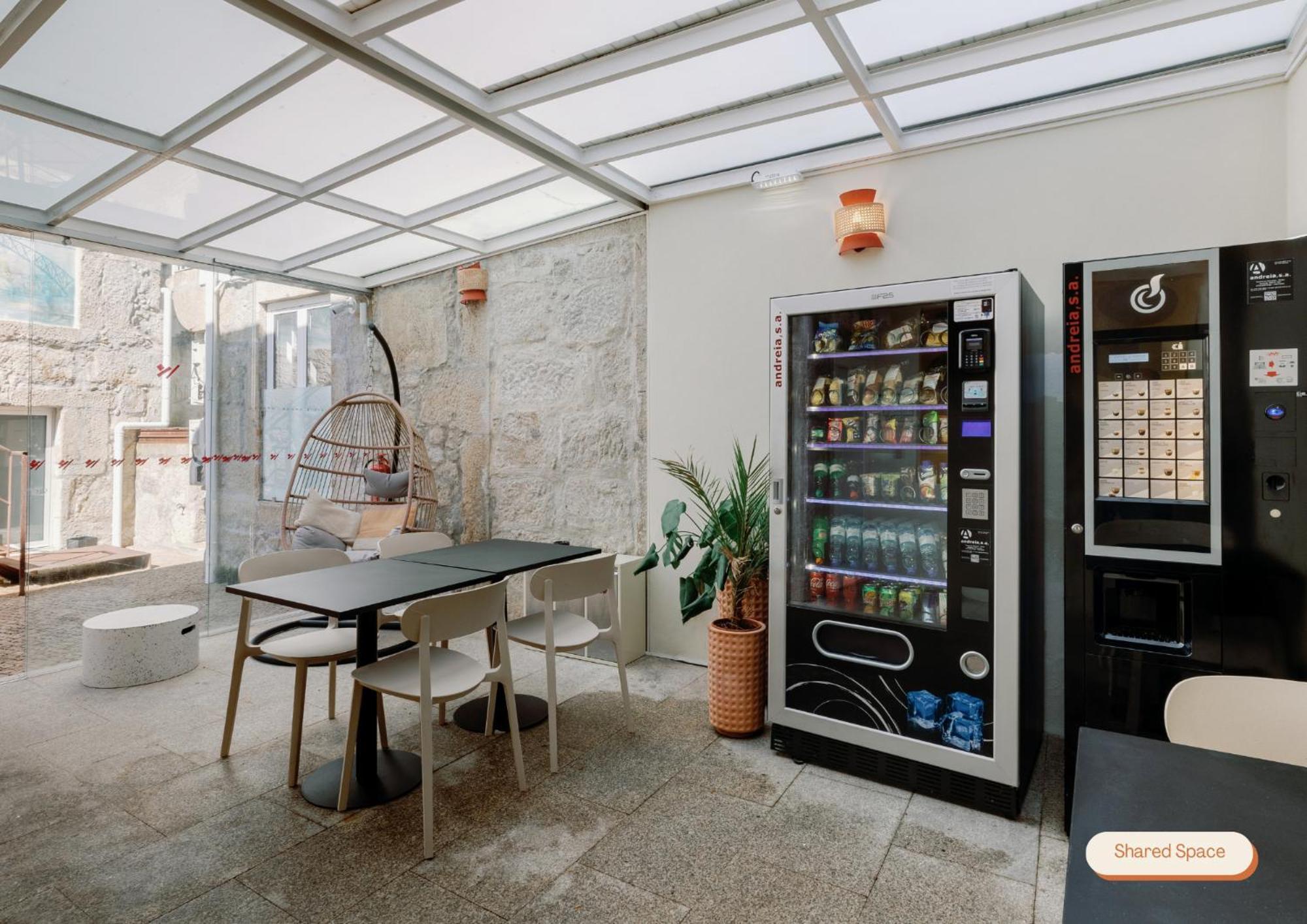 Fine Arts Studios By Olala Homes Porto Bagian luar foto