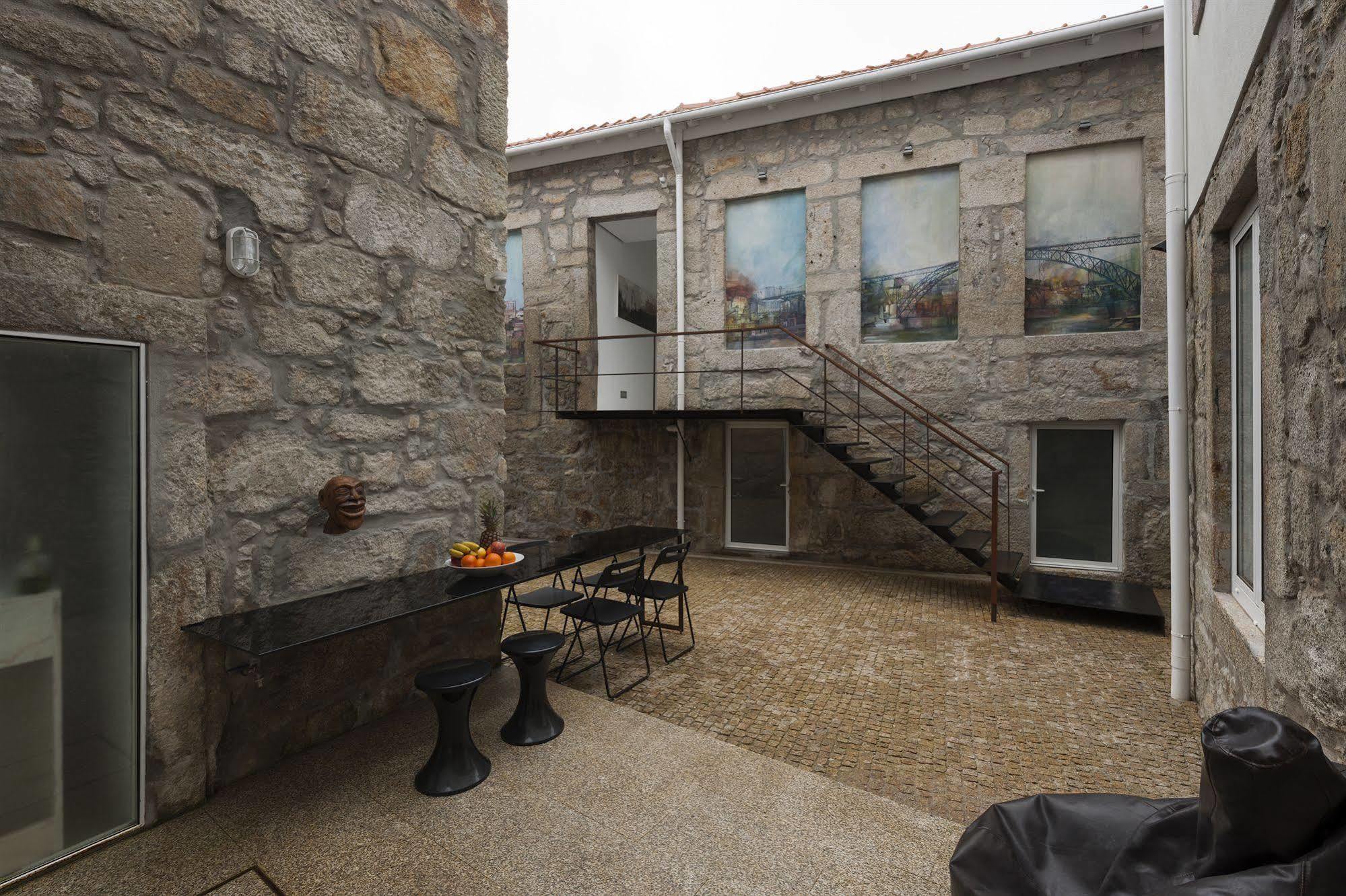 Fine Arts Studios By Olala Homes Porto Bagian luar foto